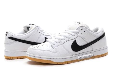 white Nike gum bottom